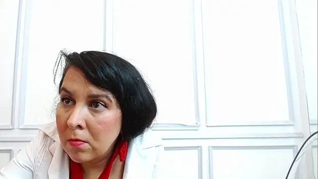 MiiaLane online show from 10.29.25