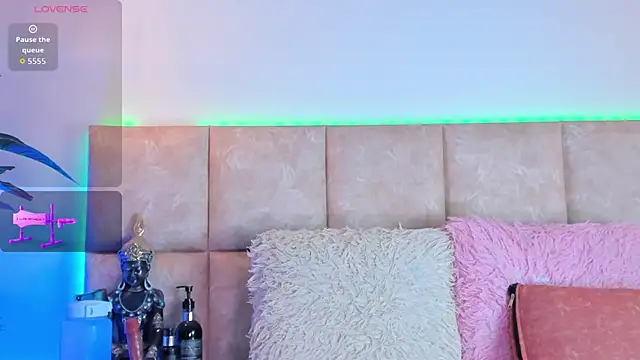 Snapshot of KarolBlanco chatting on 11.16.25 KarolBlanco online show from 11.16.25