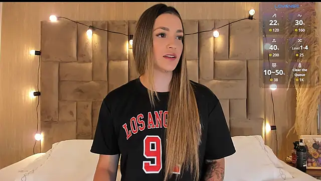 ClaradelMar online show from 11.21.25