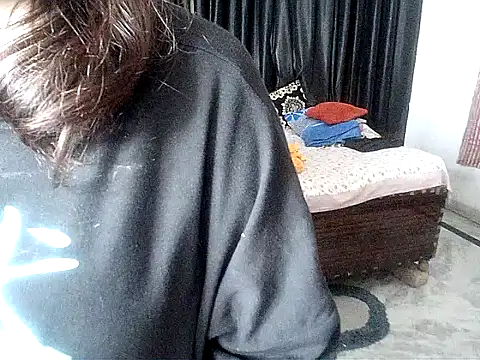 Snapshot of Anaconda-Mall chatting on 10.29.25 Anaconda-Mall online show from 10.29.25