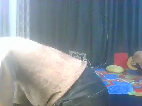 Snapshot of Anaconda-Mall chatting on 12.21.25 Anaconda-Mall online show from 12.21.25