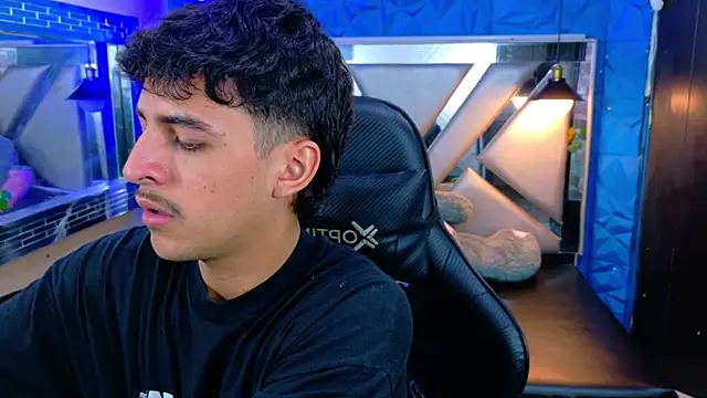 Snapshot of Alan_Del_Reyx chatting on 10.03.25 Alan Del Reyx online show from 10.03.25