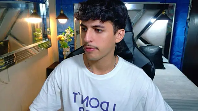 Snapshot of Alan_Del_Reyx chatting on 02.18.26 Alan Del Reyx online show from 02.18.26