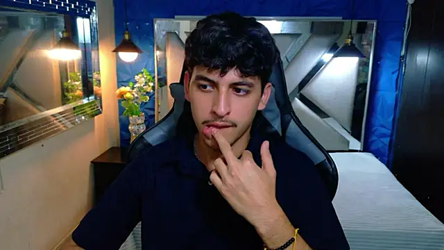 Snapshot of Alan_Del_Reyx chatting on 02.19.26 Alan Del Reyx online show from 02.19.26