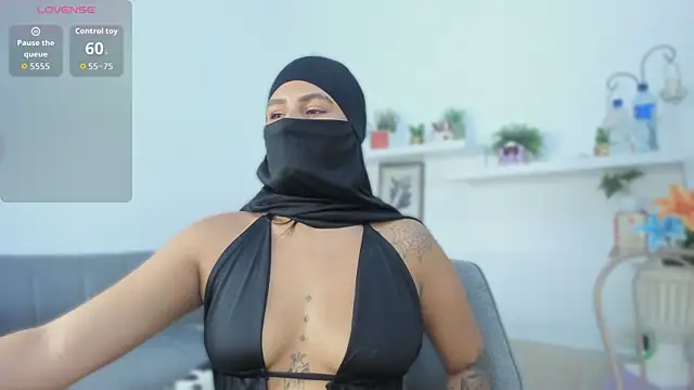 Snapshot of zali_mahamed chatting on 11.17.25 zali mahamed online show from 11.17.25