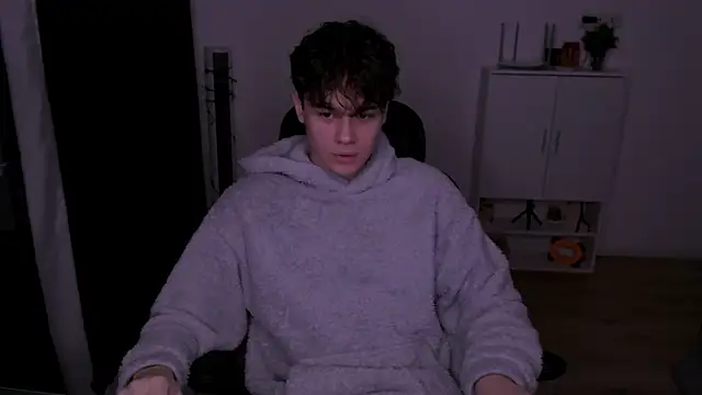 Tom-Eros online show from 04.17.26