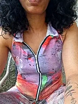 Snapshot of RavenShyfit chatting on 12.02.25 RavenShyfit online show from 12.02.25