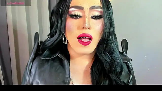 Snapshot of MagnaCumLoader17 chatting on 10.01.25 MagnaCumLoader17 online show from 10.01.25