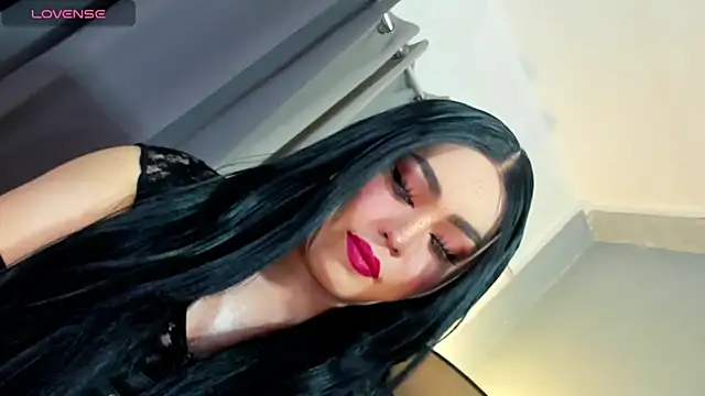 Snapshot of MagnaCumLoader17 chatting on 10.15.25 MagnaCumLoader17 online show from 10.15.25