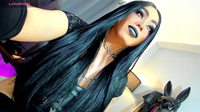 Snapshot of MagnaCumLoader17 chatting on 10.28.25 MagnaCumLoader17 online show from 10.28.25