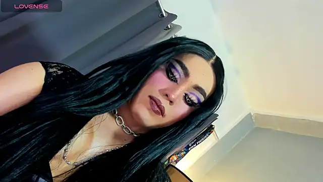 Snapshot of MagnaCumLoader17 chatting on 10.29.25 MagnaCumLoader17 online show from 10.29.25