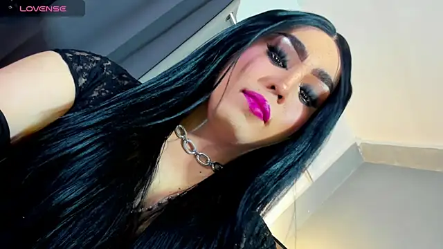 Snapshot of MagnaCumLoader17 chatting on 11.02.25 MagnaCumLoader17 online show from 11.02.25