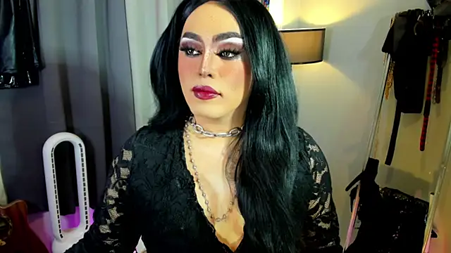 Snapshot of MagnaCumLoader17 chatting on 11.10.25 MagnaCumLoader17 online show from 11.10.25