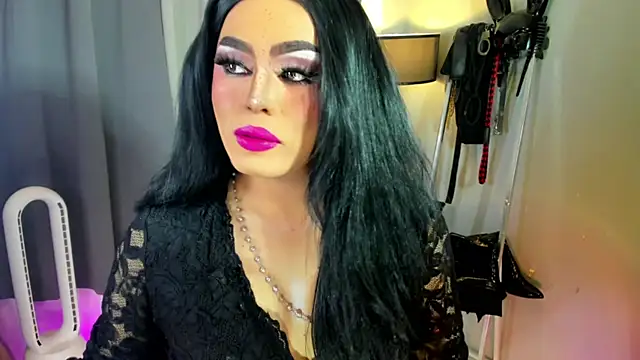 Snapshot of MagnaCumLoader17 chatting on 11.12.25 MagnaCumLoader17 online show from 11.12.25