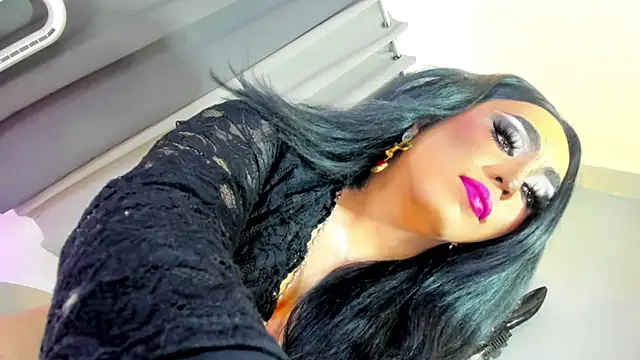 Snapshot of MagnaCumLoader17 chatting on 11.13.25 MagnaCumLoader17 online show from 11.13.25