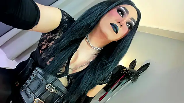 Snapshot of MagnaCumLoader17 chatting on 11.20.25 MagnaCumLoader17 online show from 11.20.25