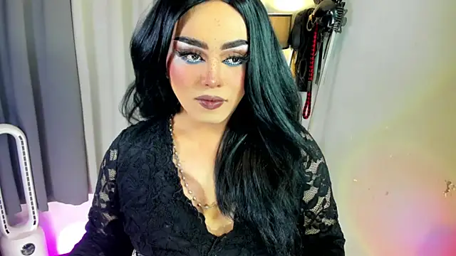 Snapshot of MagnaCumLoader17 chatting on 11.24.25 MagnaCumLoader17 online show from 11.24.25