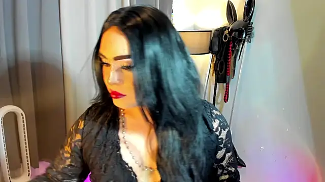 Snapshot of MagnaCumLoader17 chatting on 11.25.25 MagnaCumLoader17 online show from 11.25.25