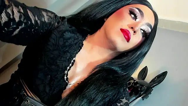 Snapshot of MagnaCumLoader17 chatting on 11.26.25 MagnaCumLoader17 online show from 11.26.25