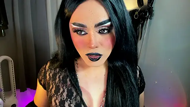 Snapshot of MagnaCumLoader17 chatting on 12.14.25 MagnaCumLoader17 online show from 12.14.25