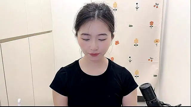 Rosalind xixi online show from 10.06.25