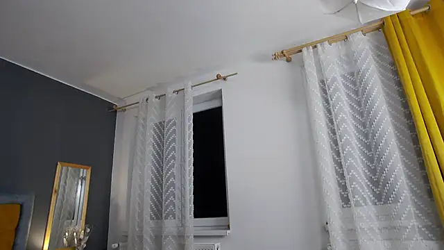 Jessica White  online show from 10.07.25