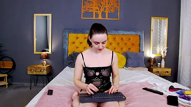 Jessica White  online show from 02.20.26