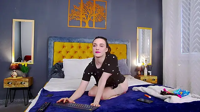 Jessica White  online show from 04.30.26