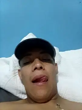 Snapshot of Tupapasiitooo chatting on 04.07.26 Tupapasiitooo online show from 04.07.26