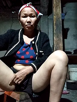 Snapshot of TinTin321 chatting on 11.04.25 TinTin321 online show from 11.04.25