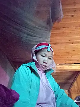 Snapshot of TinTin321 chatting on 11.24.25 TinTin321 online show from 11.24.25