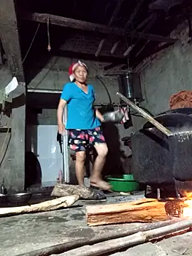 Snapshot of TinTin321 chatting on 11.24.25 TinTin321 online show from 11.24.25