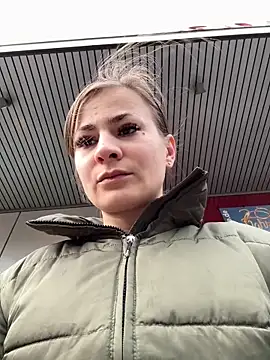 Snapshot of IsabellaEtha chatting on 10.31.25 IsabellaEtha online show from 10.31.25