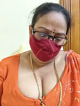 Snapshot of heera-rani chatting on 06.18.26 heera-rani online show from 06.18.26