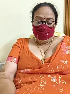 Snapshot of heera-rani chatting on 06.18.26 heera-rani online show from 06.18.26