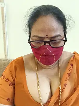 Snapshot of heera-rani chatting on 06.21.26 heera-rani online show from 06.21.26