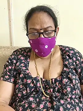 Snapshot of heera-rani chatting on 06.27.26 heera-rani online show from 06.27.26
