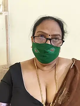 Snapshot of heera-rani chatting on 07.23.26 heera-rani online show from 07.23.26