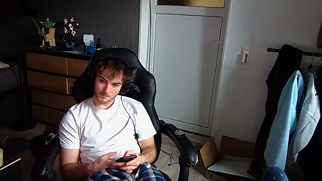 Snapshot of Rudi2007Eye chatting on 02.12.26 Rudi2007Eye online show from 02.12.26