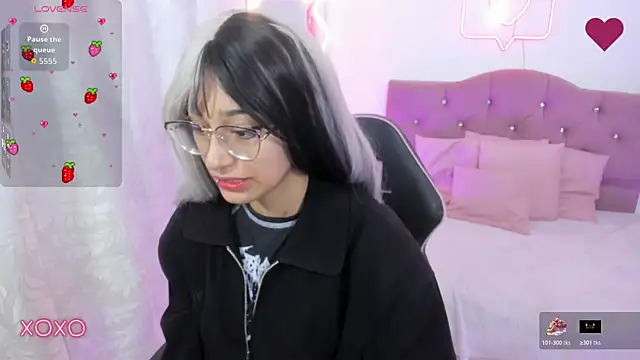 Snapshot of HANNI_TAY chatting on 12.03.25 HANNI TAY online show from 12.03.25