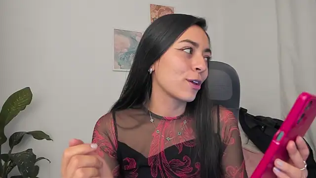 Snapshot of canelleGarces chatting on 06.02.26 canelleGarces online show from 06.02.26