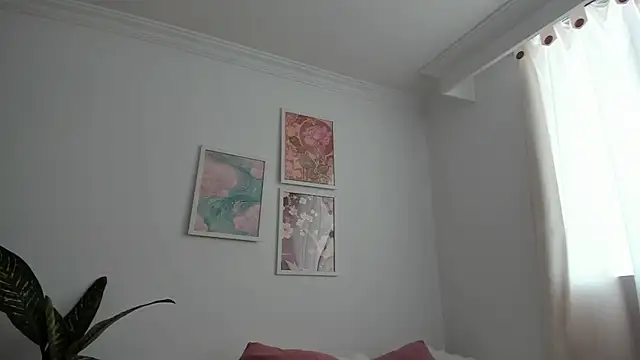 Snapshot of canelleGarces chatting on 06.14.26 canelleGarces online show from 06.14.26