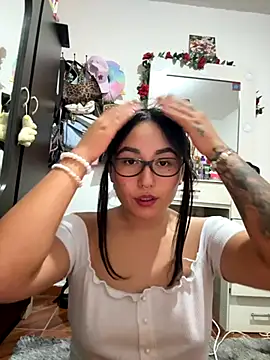 Snapshot of saranghae_ chatting on 09.16.25 saranghae online show from 09.16.25