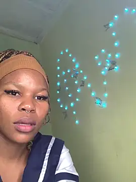 Seductive Yellow Titties online show from 05.26.26