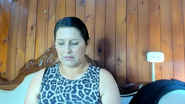 KikaDuque online show from 10.20.25