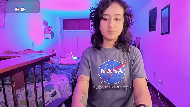 Snapshot of atenea_dragon__ chatting on 09.09.25 atenea dragon online show from 09.09.25