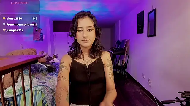 Snapshot of atenea_dragon__ chatting on 11.16.25 atenea dragon online show from 11.16.25