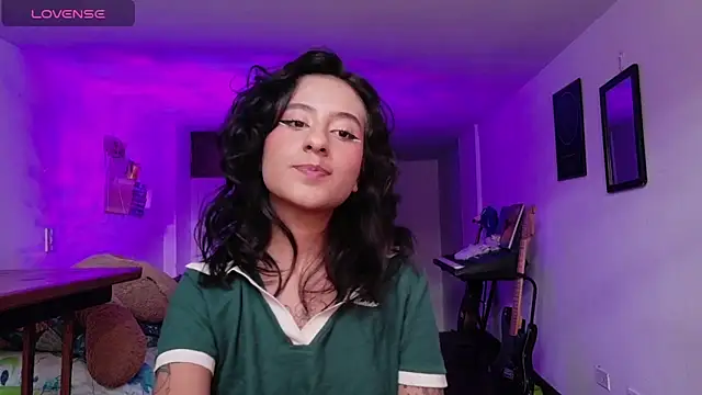 Snapshot of atenea_dragon__ chatting on 11.29.25 atenea dragon online show from 11.29.25