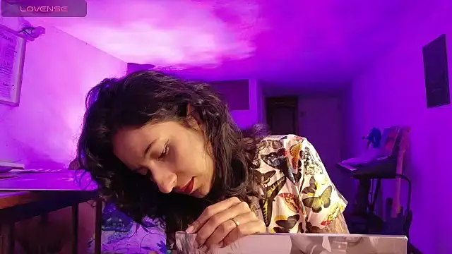 Snapshot of atenea_dragon__ chatting on 12.03.25 atenea dragon online show from 12.03.25