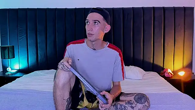 dominik thompson777 online show from 09.11.25